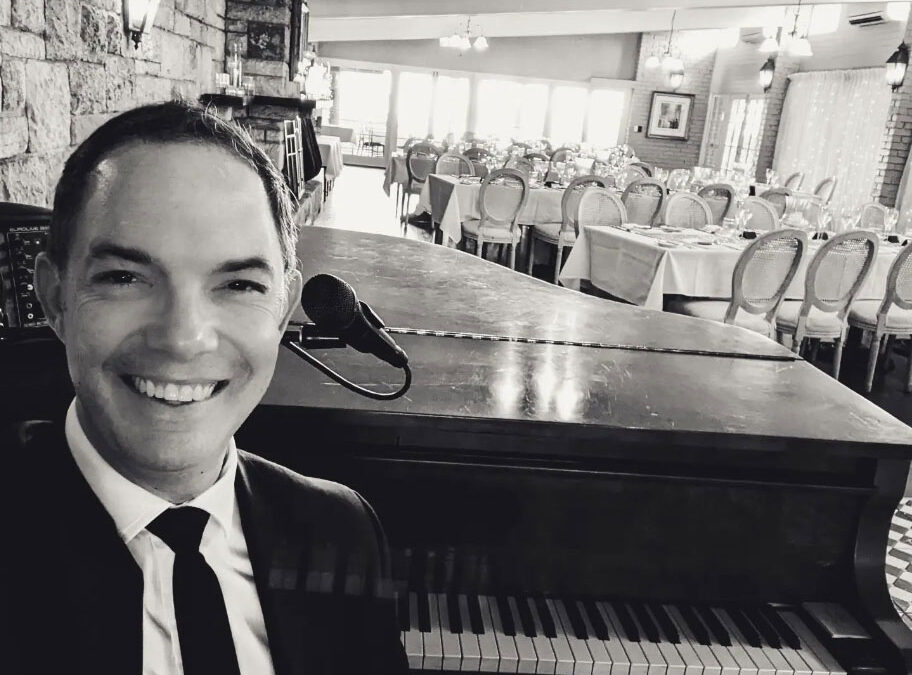 Graham Hobson – Piano Man